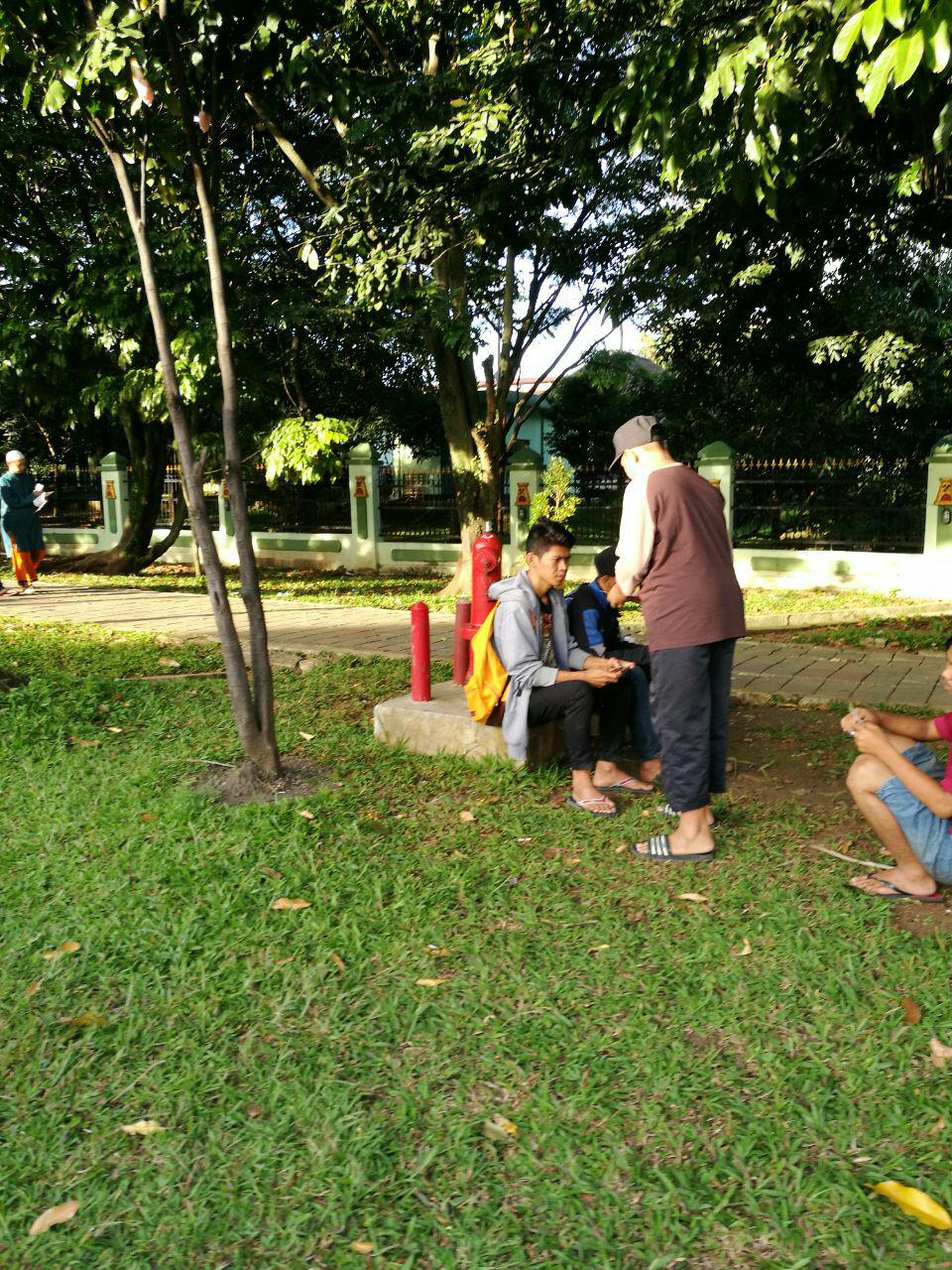 Aktifis Dakwah HASMI Tebar Kartu Dakwah Di Car Free Day Bogor